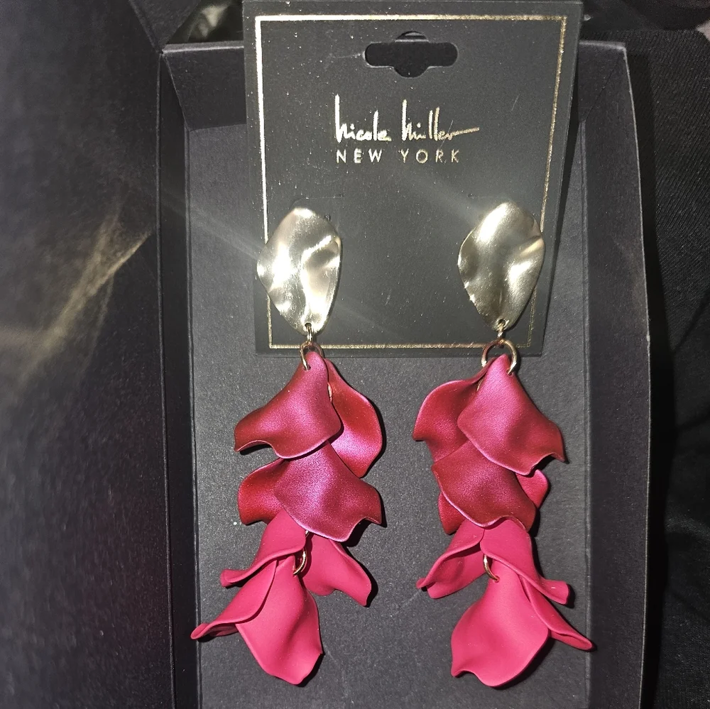Nicole Miller Pink and Gold Sculptural Petal Earrings - Picture 4 of 4